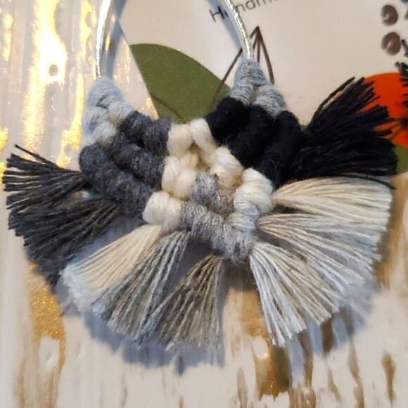 IVY MOUNTAIN CRAFTER Handcrafted Teardrop Earrings - Picture 2 of 2